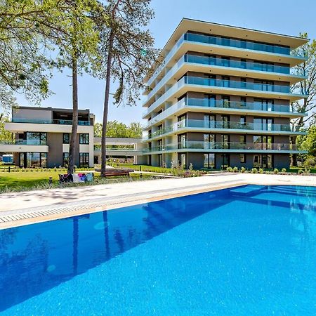 Clyde-Premium Lelle Waterfront Private Apartment Balatonlelle Eksteriør billede