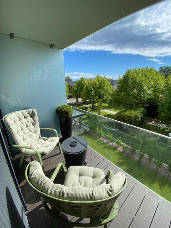 Clyde-Premium Lelle Waterfront Private Apartment Balatonlelle Eksteriør billede