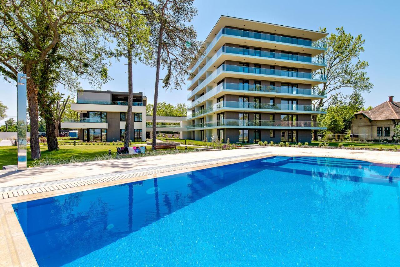 Clyde-Premium Lelle Waterfront Private Apartment Balatonlelle Eksteriør billede