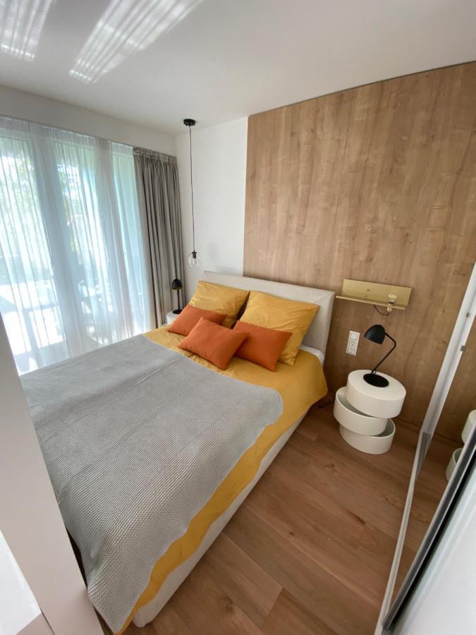 Clyde-Premium Lelle Waterfront Private Apartment Balatonlelle Eksteriør billede